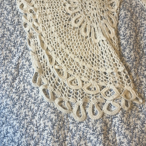 Asymmetrical Crochet Top - Picture 3 of 6